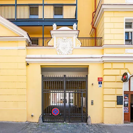 Stylish For 5 - Workspace - Center Prague